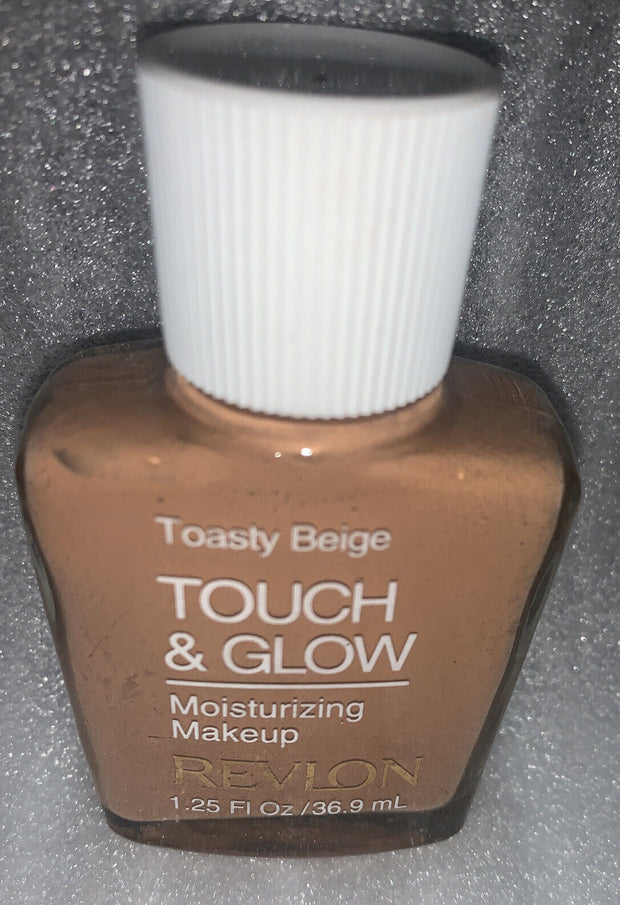 Revlon Touch & Glow Moisturizing Makeup ~ Toasty Beige ~ 1.25 oz