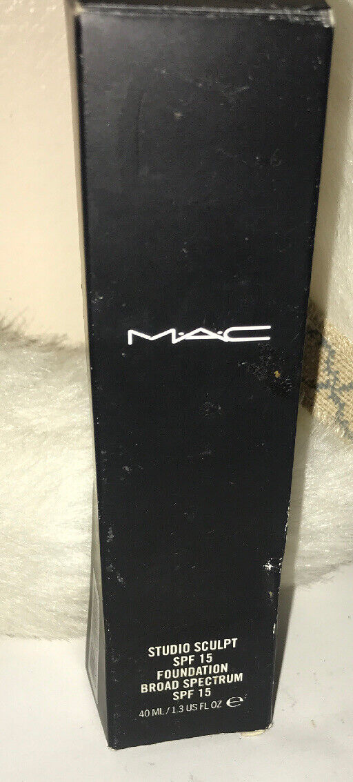 MAC Studio Sculpt SPF 15 Foundation ~ NC40 ~ 1.3 OZ NEW IN BOX AUTHENTIC