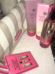 Victoria Secret BOMBSHELL  4Pc Gift Set Mist,Lotion,Wash,Clutch Purse. NEW