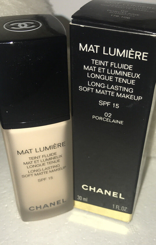 Chanel Mat Lumiere Foundation 02 PORCELAINE Discontinued. Brand New In Box