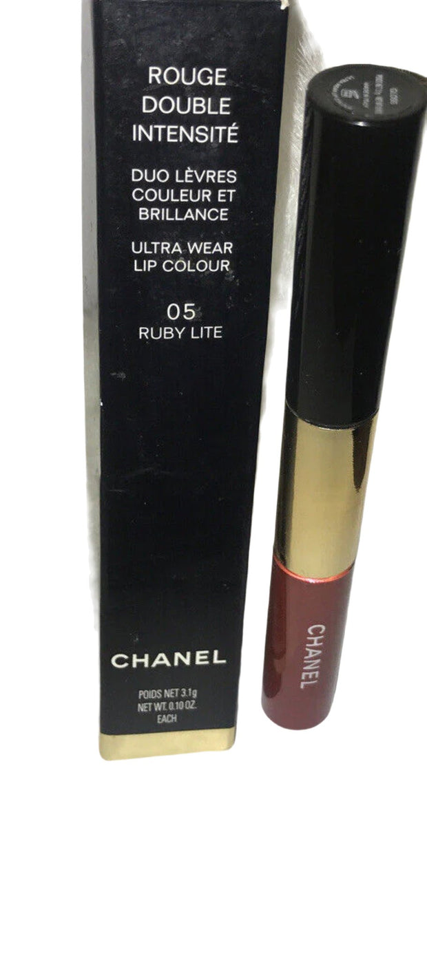 CHANEL Double Intensite Ultra Wear Lip Colour 05 Ruby Lite.